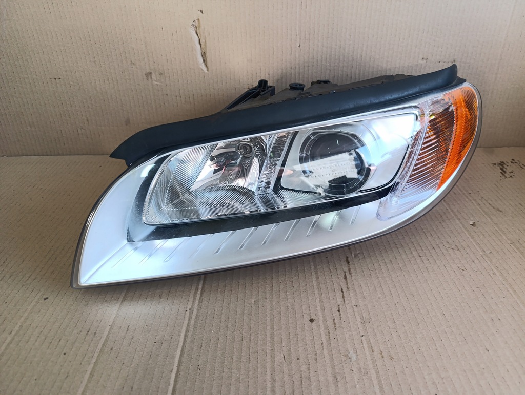 фото №10, Лампа передняя правая lub левая ксенон volvo v70 xc70 s80 31214348
