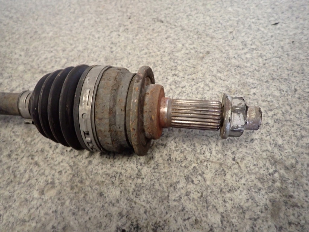 фото №3, Suzuki swift 1.3i 07-09 приводной вал półośka левая