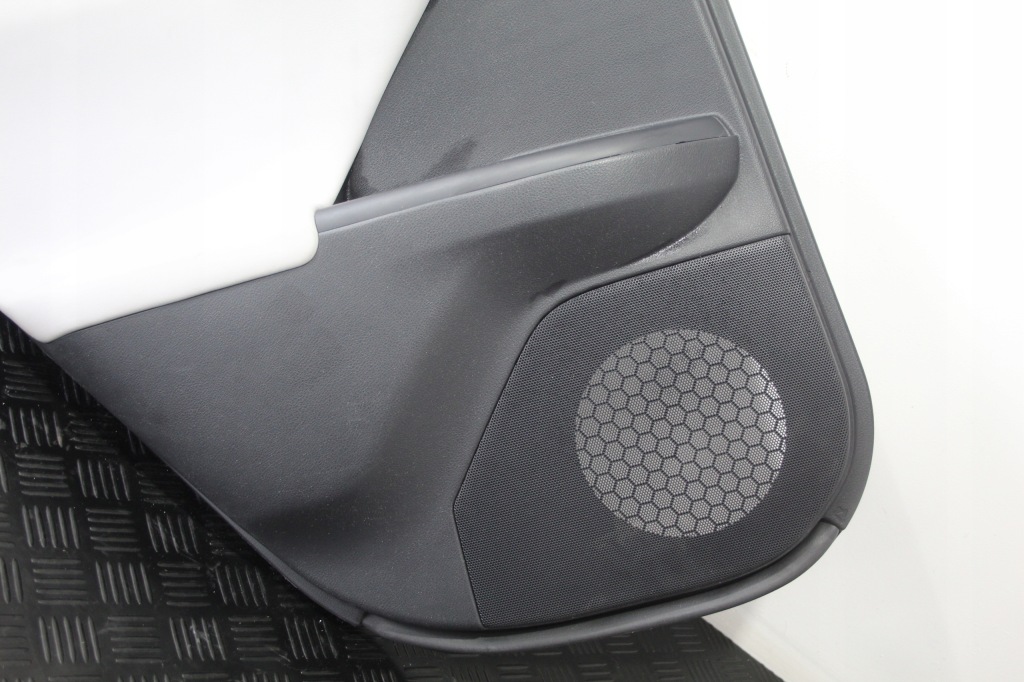 фото №3, Оббивка обшивка двері лівий задня lexus ct200h