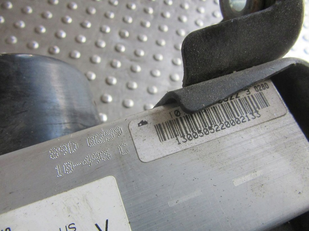 фото №8, Toyota sequoia 4.7i 2001 насос abs