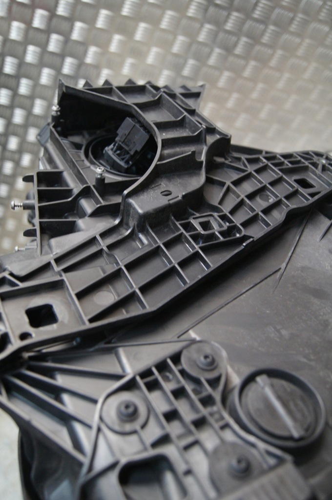 Porsche macan turbo s ліхтарі  перед передні led омивачі Недорого