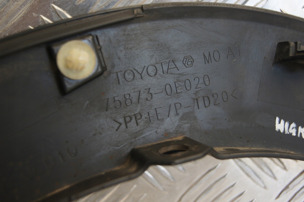 фото №8, Toyota highlander iii usa молдинг крила права задня 75873-0e020