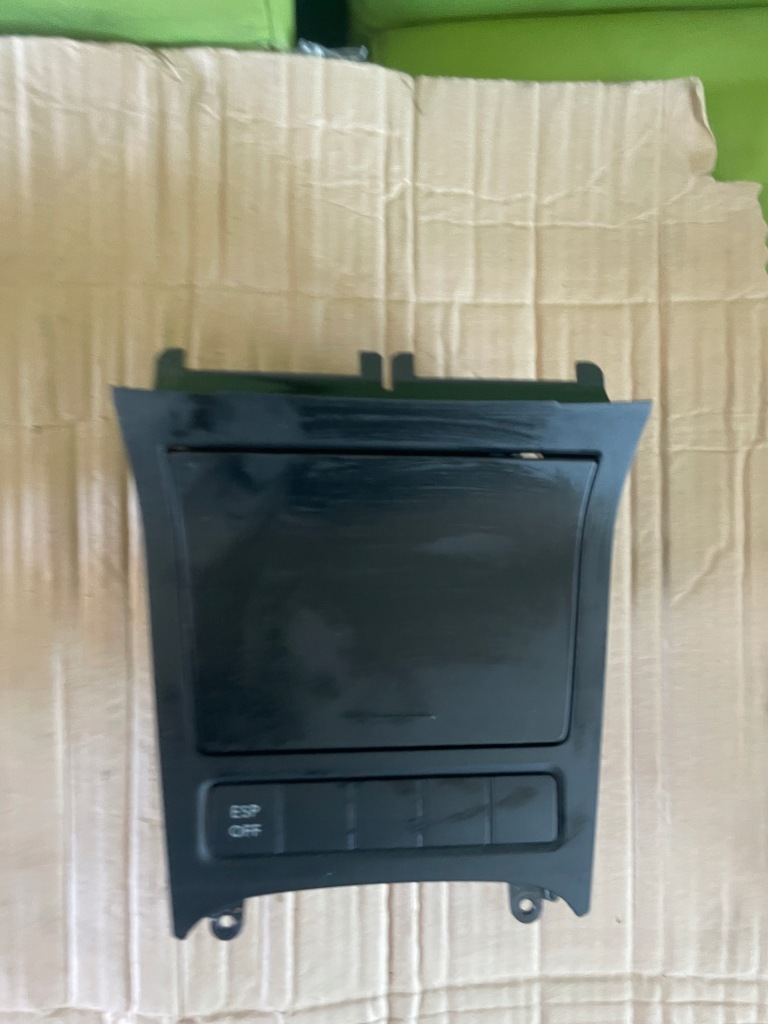 фото №1, Пепельница перед передняя vw golf vi 5k0857961a