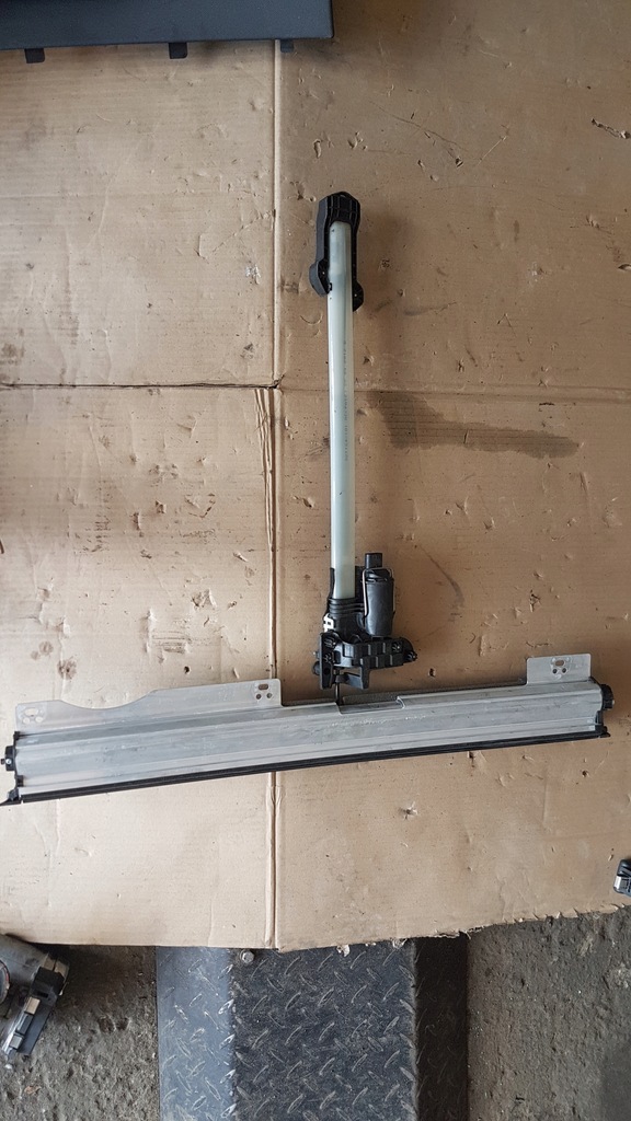 фото №1, Шторка задних дверь audi a8 d4