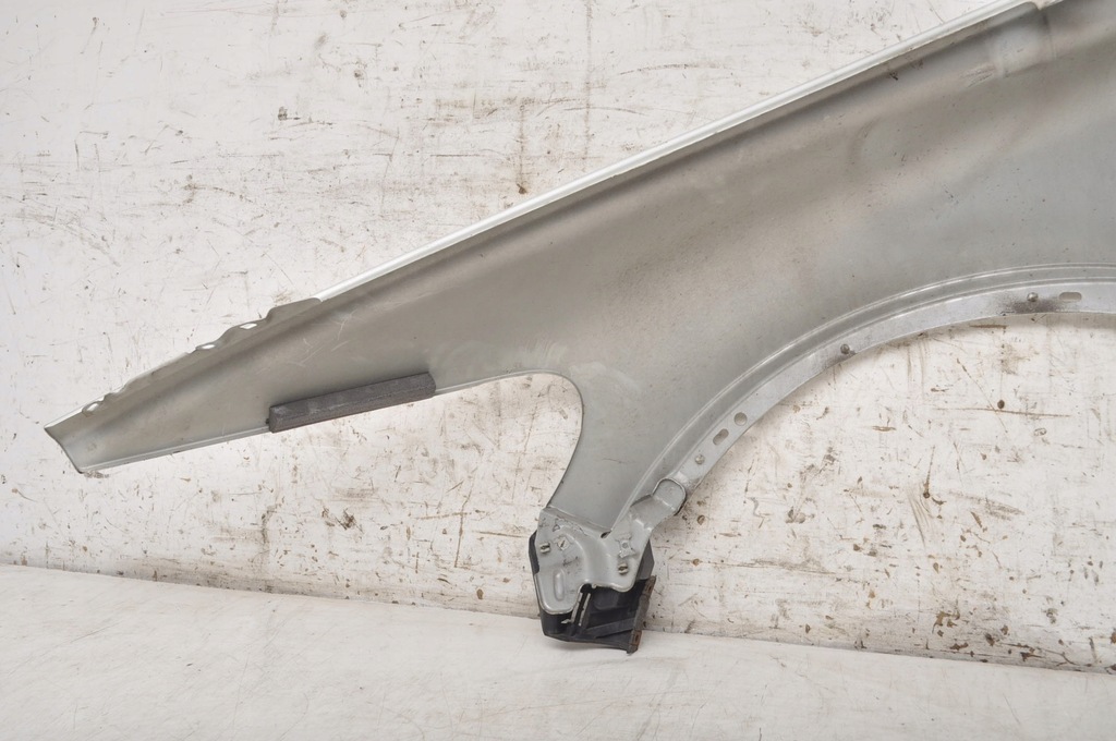 фото №10, Volvo c30 крила правий перед передній