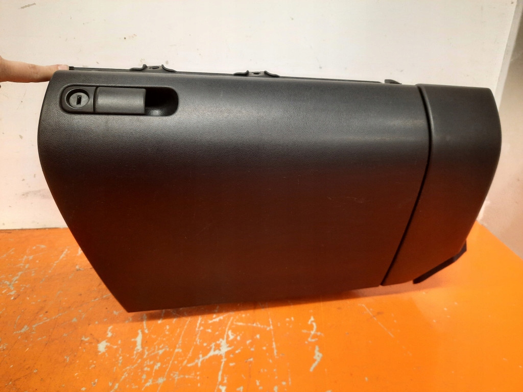 фото №8, Mazda 3 iii 1.6 citd 06-09 5d бардачок пасажира 8127025200tfx