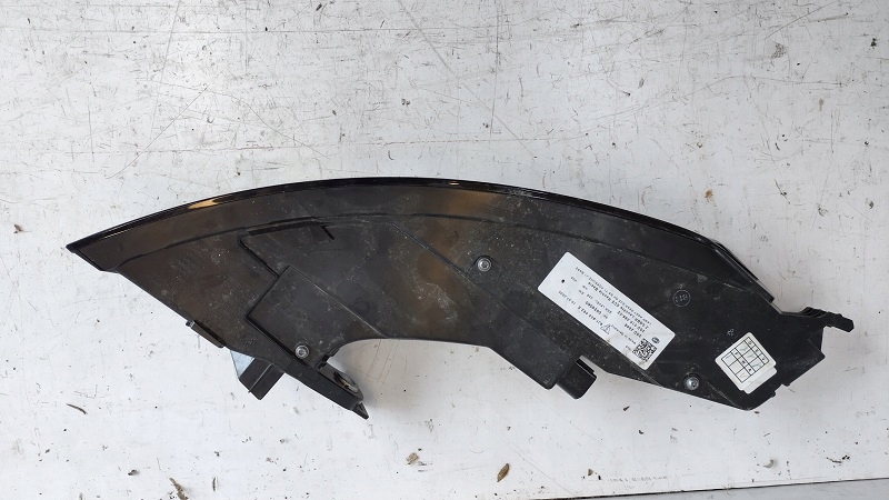 фото №2, Porsche taycan лампа задняя