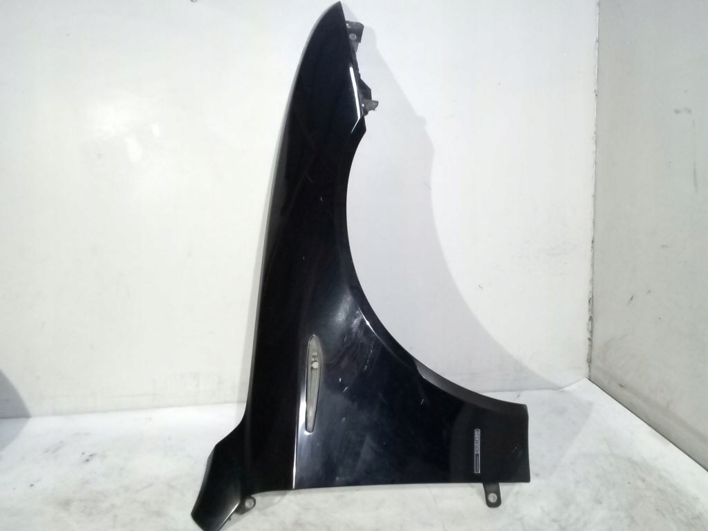 Купити Alfa romeo 159 крила правий 802/b