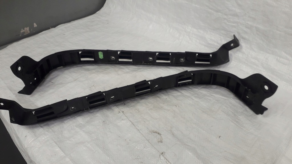 фото №13, Направляющая бампера правый задняя golf iv kombi 1j9807394