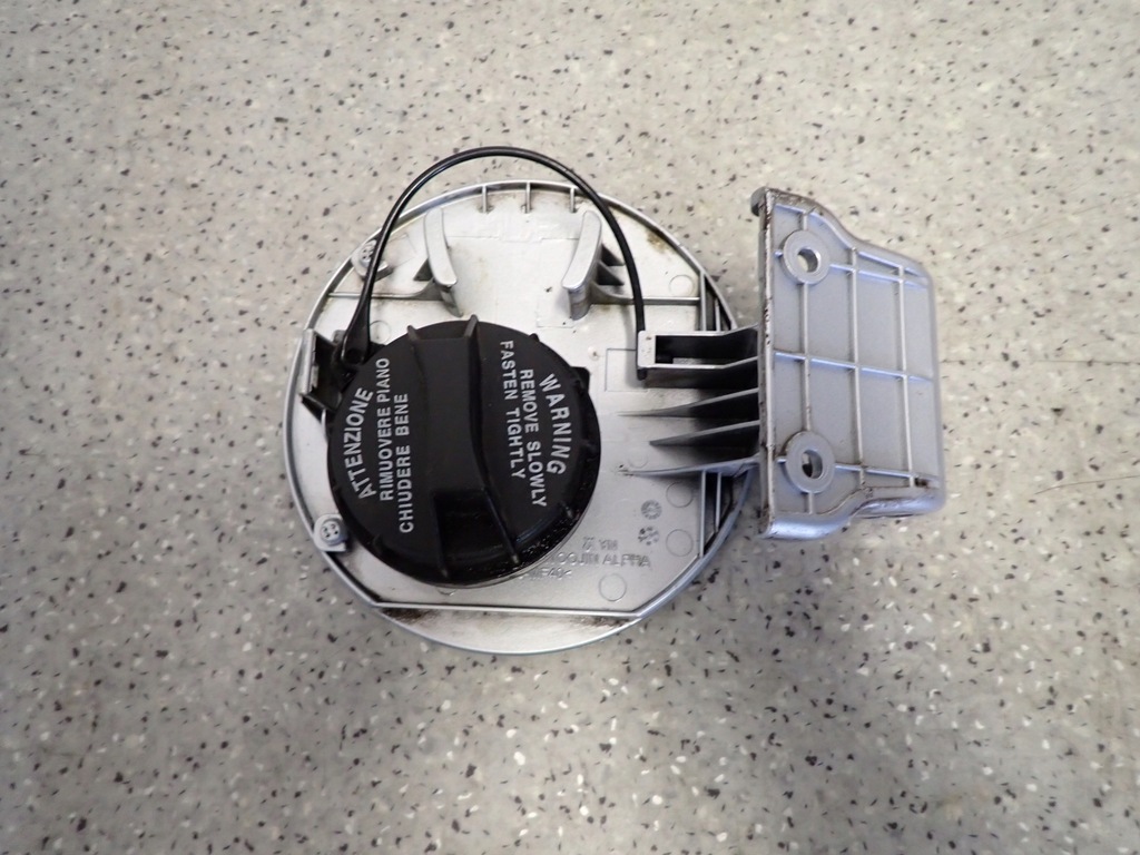 фото №4, Kia venga 09- кришка заливної пального 2r