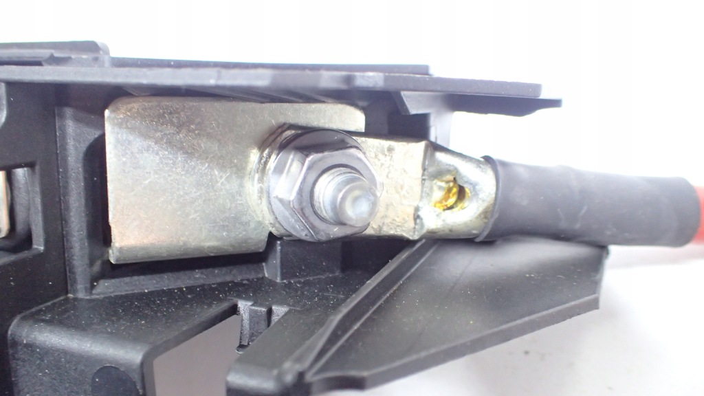 Розподільник струму клема запобіжників 8w0915459e Недорого