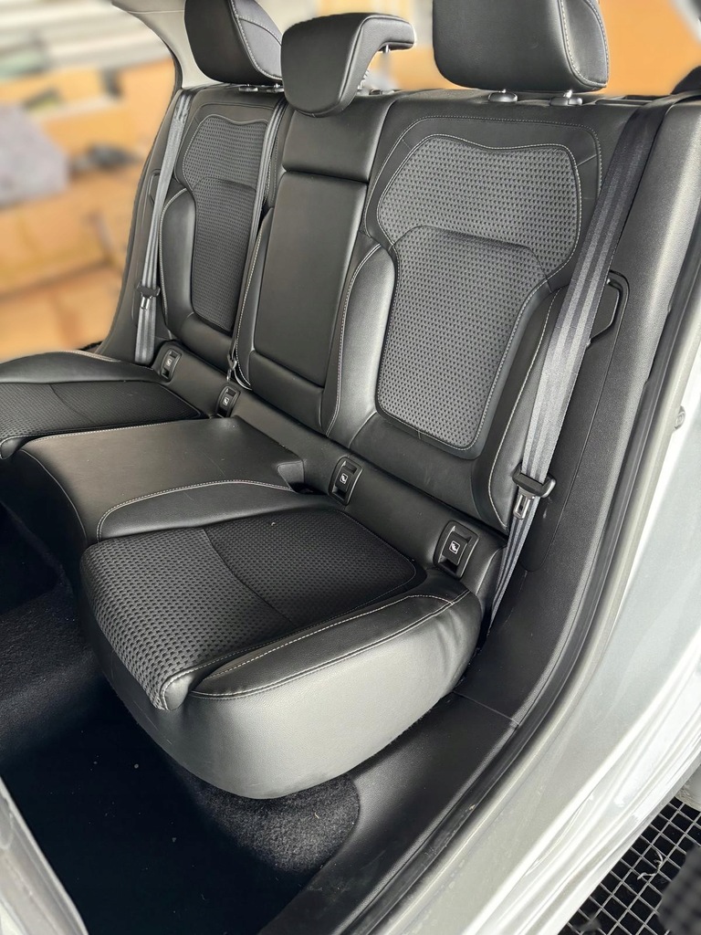 фото №1, Renault megane iv хэтчбек сиденья задние заднее сиденье сиденья защёлки ремней