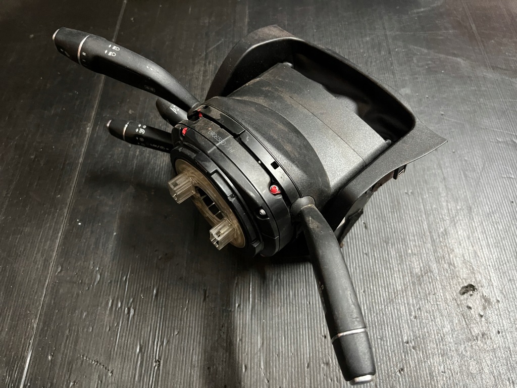 Купить Mercedes w205 переключатель комбинированный a2059003409