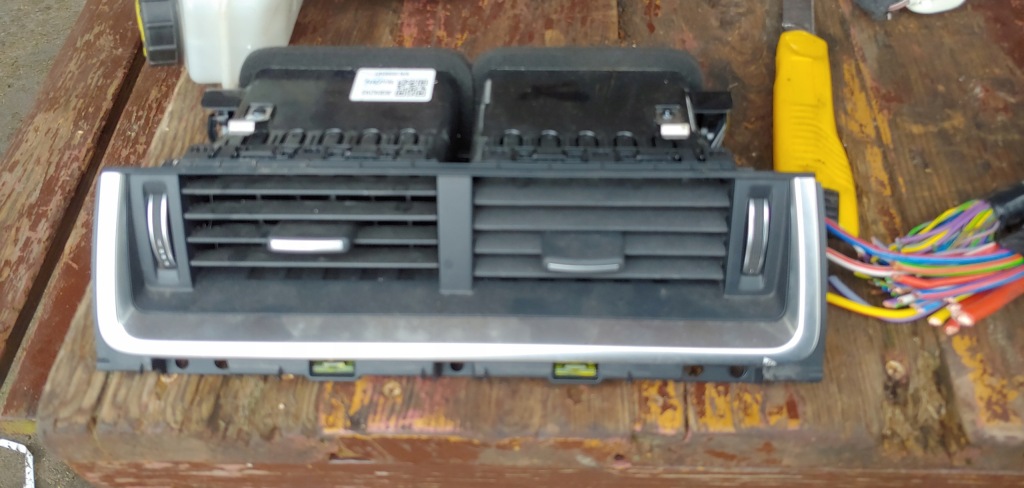 Купити Решітка обдув jaguar e-pace x540 середня