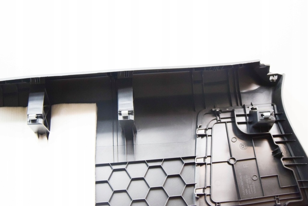 фото №10, Обшивка кришки багажника vw tiguan ad1 5na867658 2.0l дизель 140kw 2017