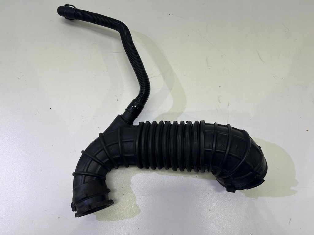 фото №1, Audi 2.0 шланг вентиляционный вентиляция картера 0281296448