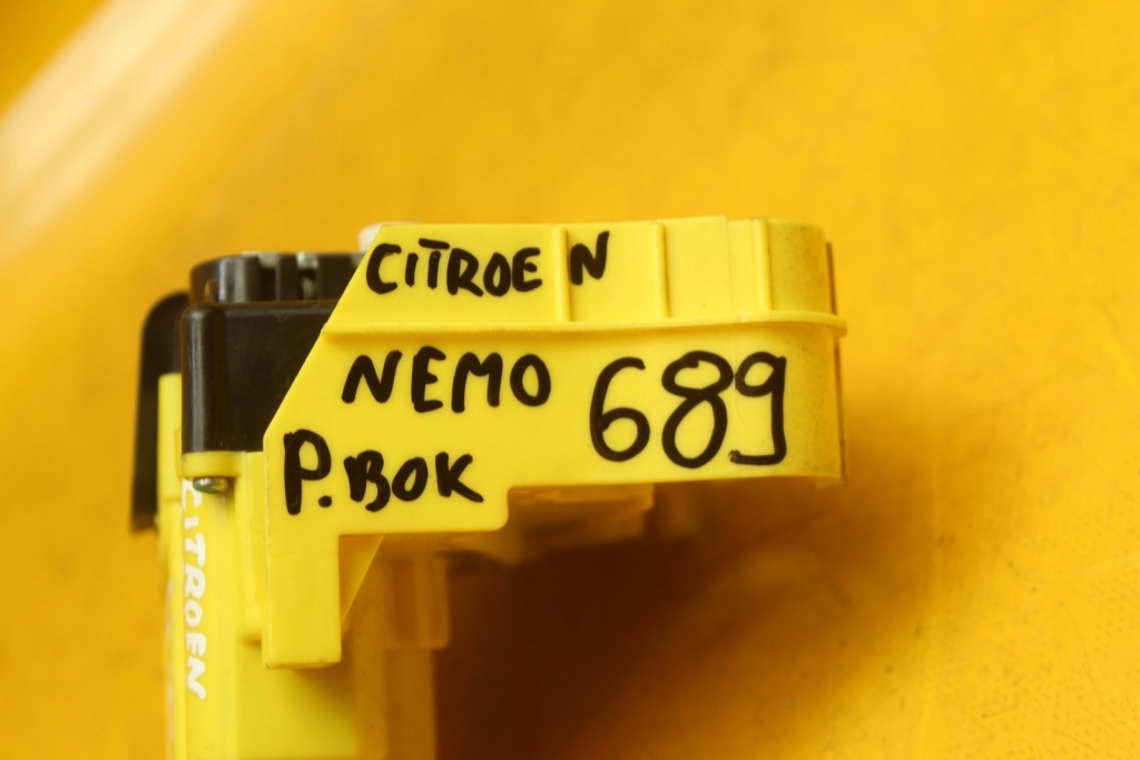 Замок дверь правая  дверь сдвижные peugeot bipper citroen nemo 1359949080 Доставка