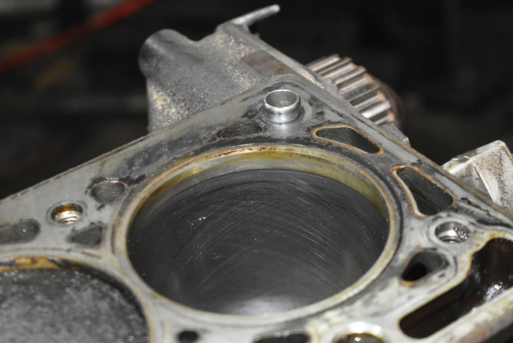 фото №16, Блок dół двигателя wał k7mf710 dacia sandero 1 i 1.6 mpi 87 km 08-12