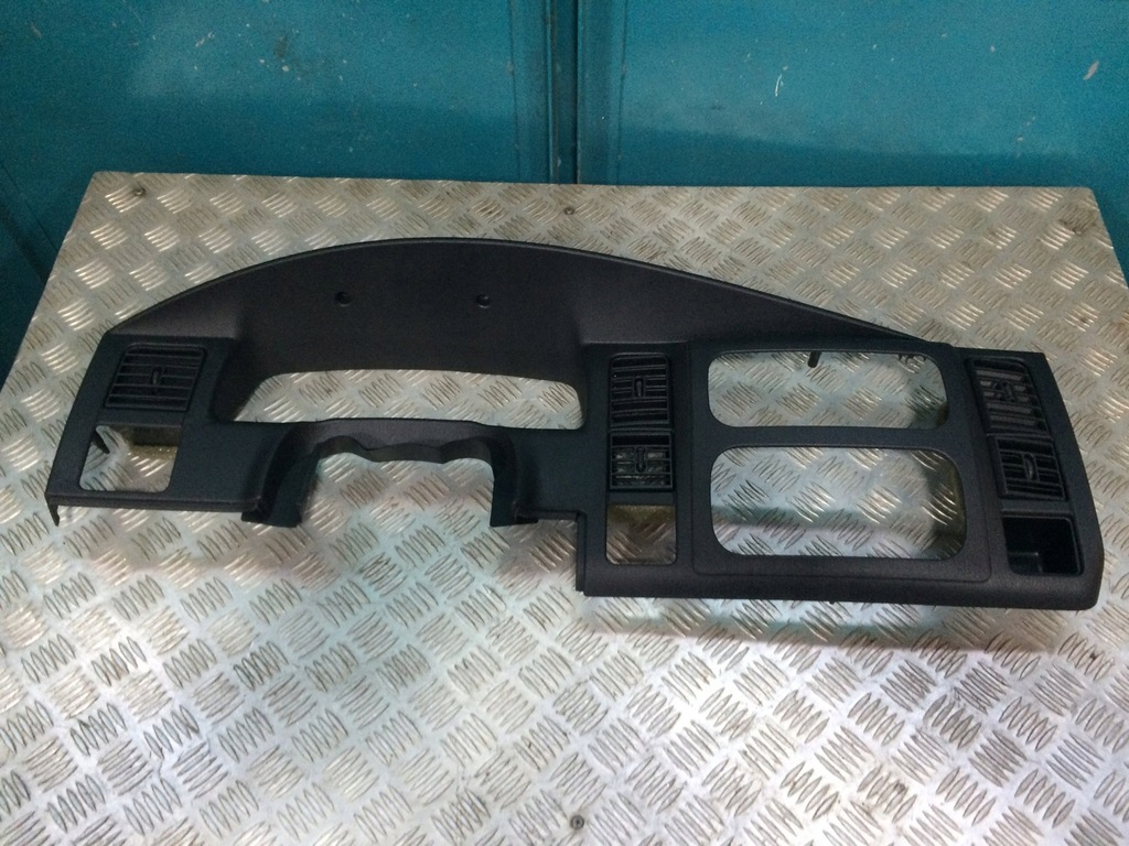 фото №1, Dodge durango 98- рамка радио консоль решётки nawie