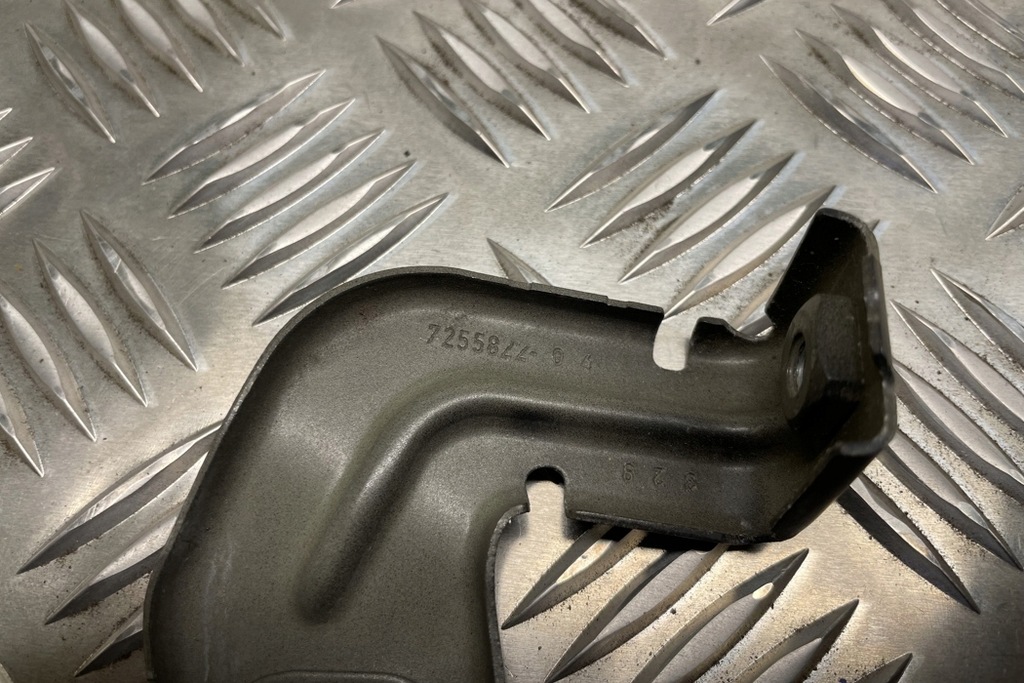 фото №14, Кронштейн передний правого крыла bmw 4 coupe f32, f82 7255822 2.0l