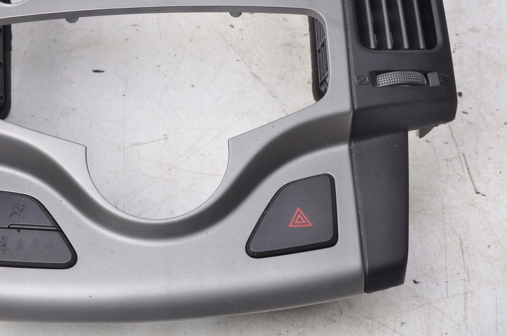 фото №8, Hyundai i30 рамка радио решётка