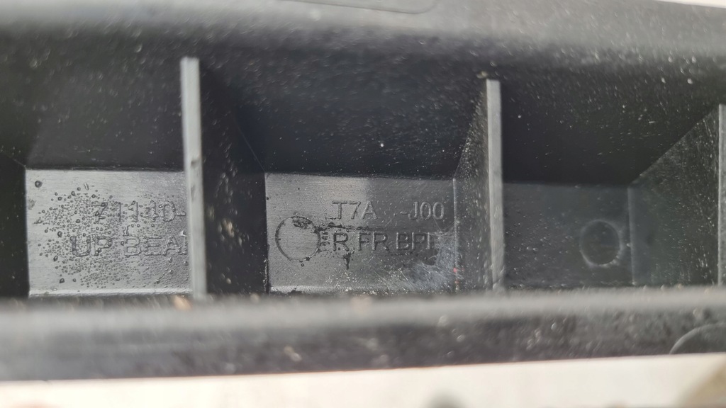 фото №10, Направляющая кронштейн лампы honda hr-v ii lift 18-21 правый