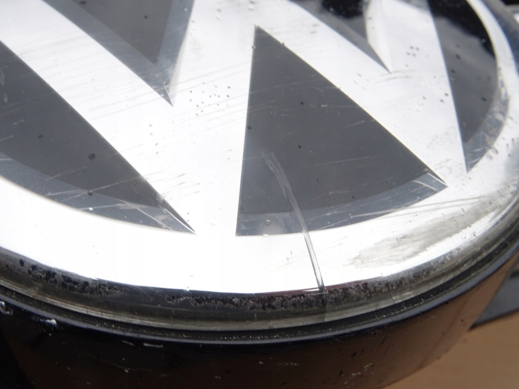 фото №4, Vw touran 5ta решётка радиатора pod радар logo оригинал