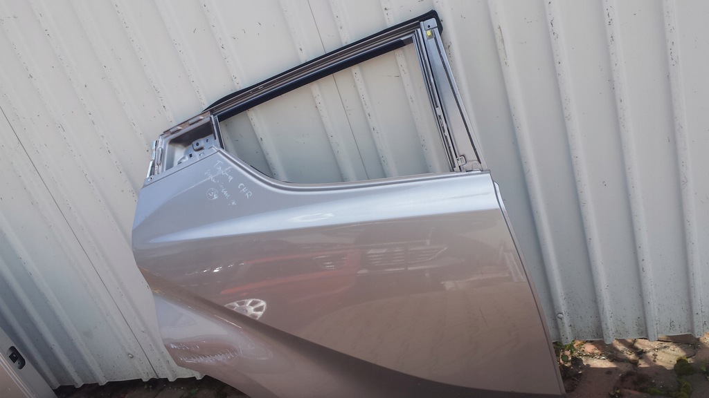 фото №1, Drzwitylne pr задняя .toyota chr