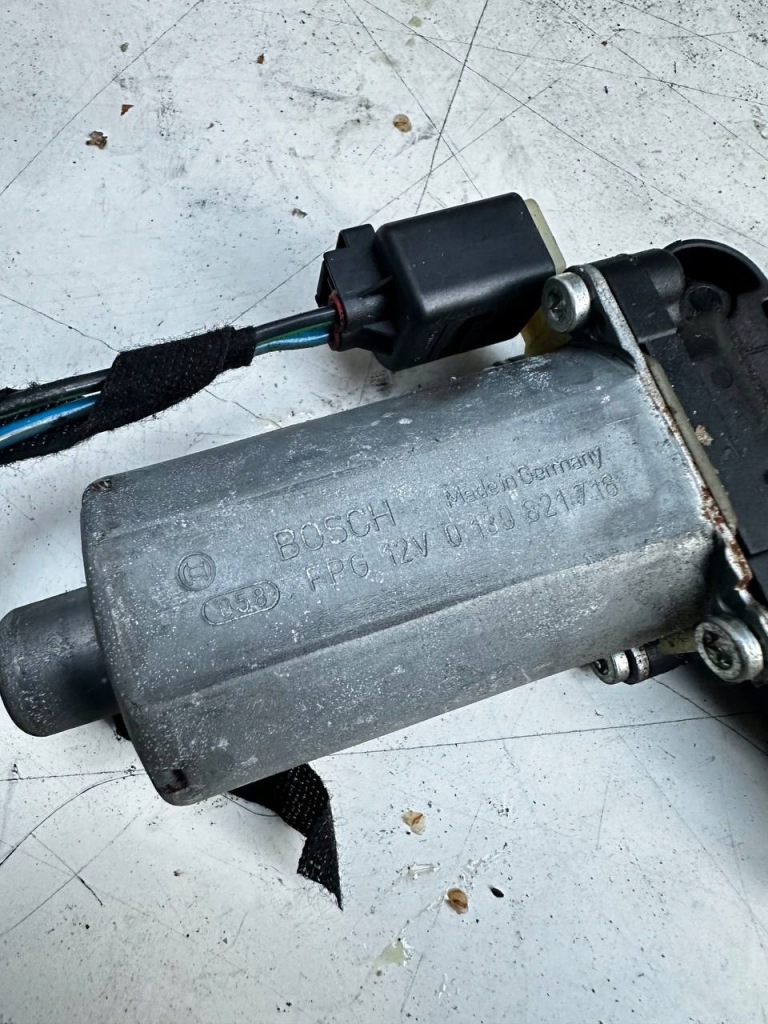 Купить Bmw e46 sedan моторчик стекло перед левый 83620630