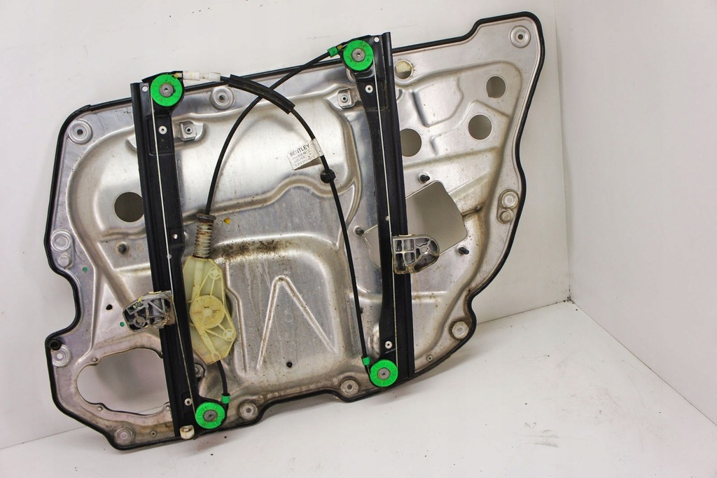 фото №7, Ir038 bentley flying spur i механизм стекло задняя