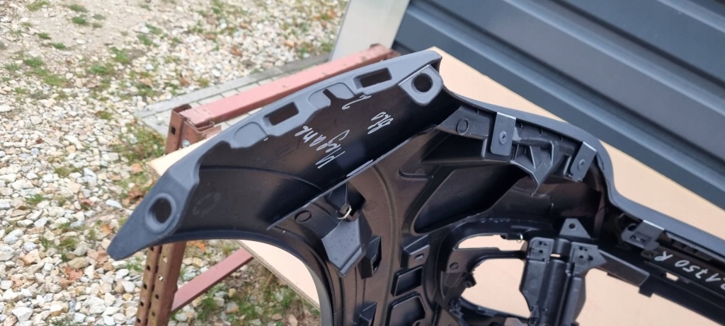 Renault megane 3 рестайлинг  2013- бампер перед оригинал e006 Доставка