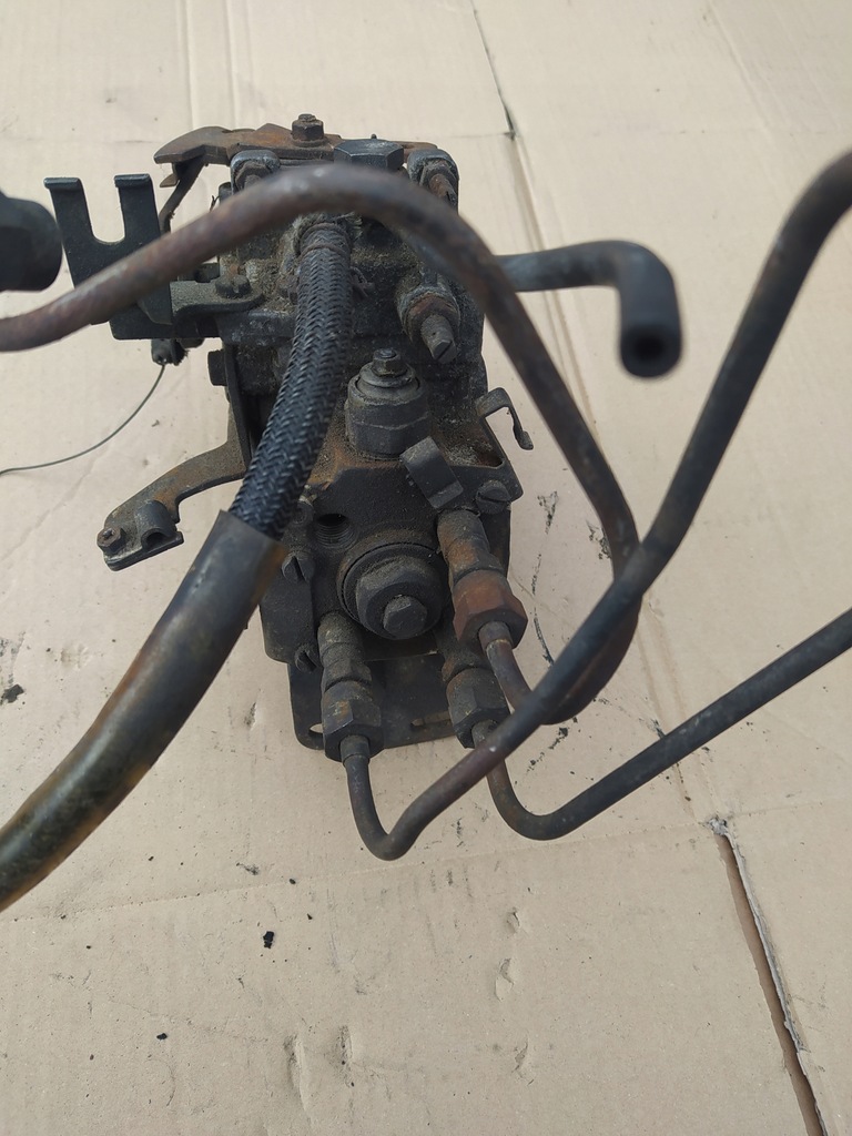 фото №6, Mitsubishi l200 86-96 2,3td насос впрыскная