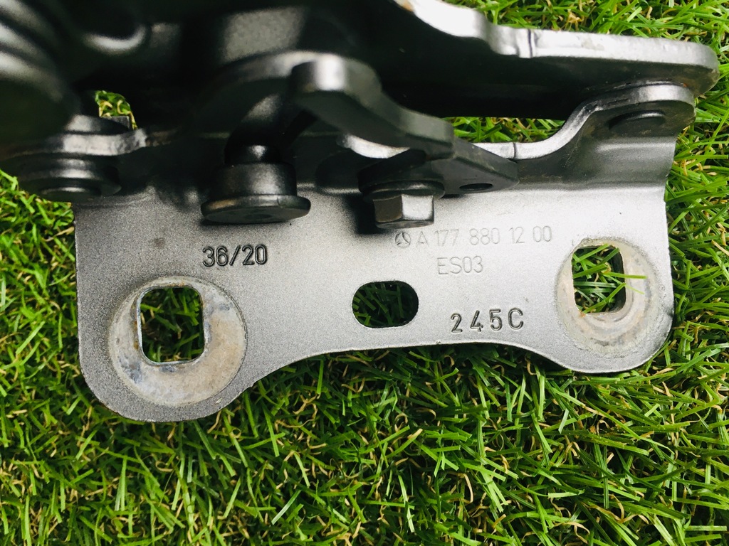 фото №8, Mercedes a-klasa w1778801200 петля капот правый перед