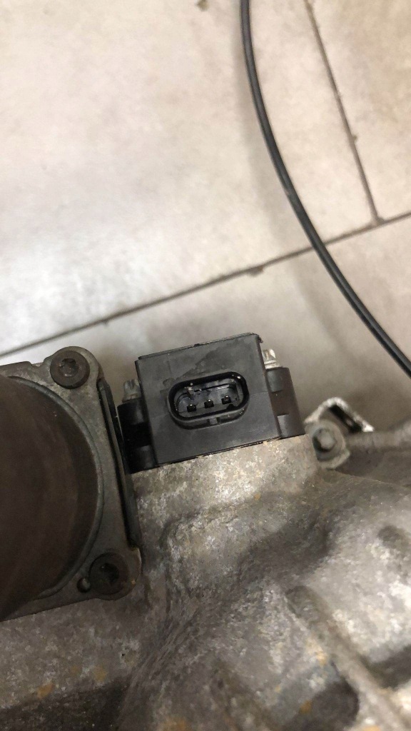 фото №3, Редуктор коробки discovery iii 2,7td iab500241