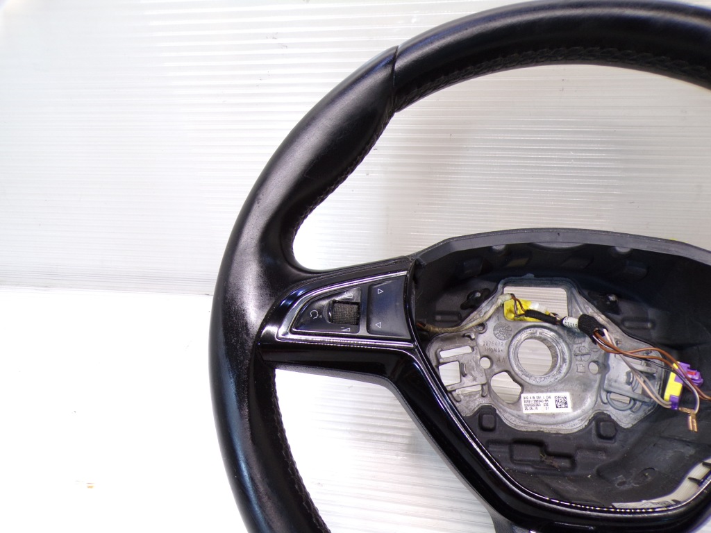 фото №5, Повітропровід шкіряний мультифункція skoda octavia iii 5e0419685a