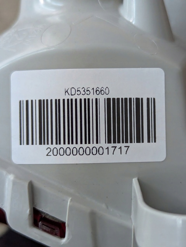 Лампа отражатель w бампер задняя левая mazda cx-5 kd5351660 kd7751660 Цена