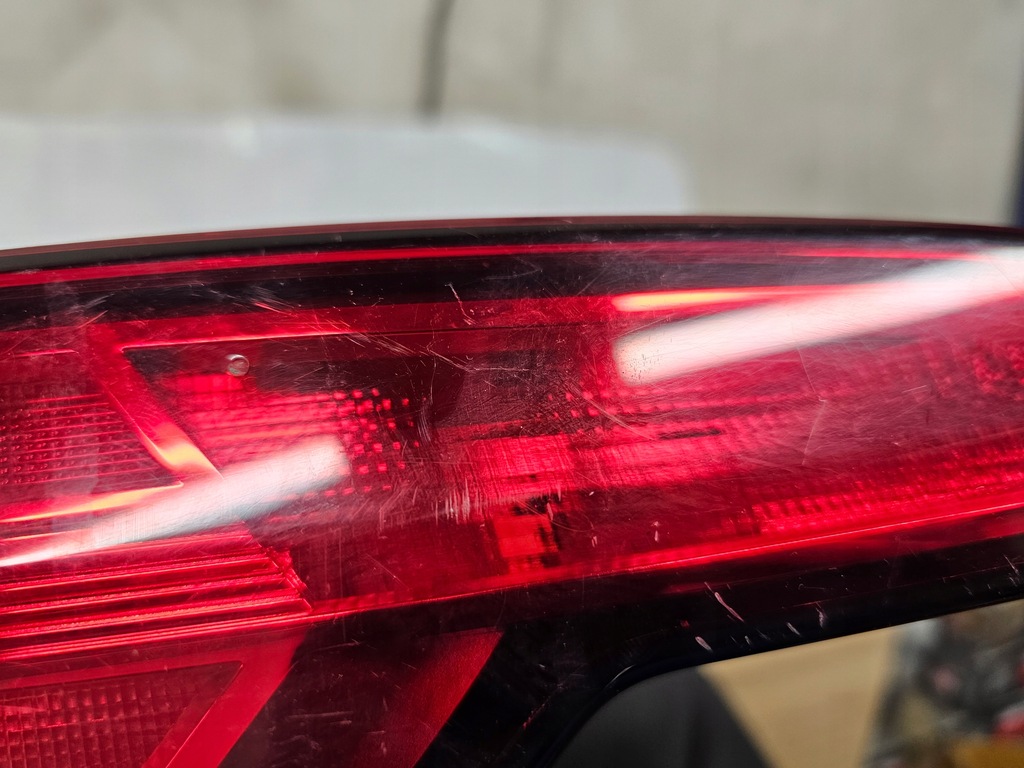 фото №9, Audi a4 b9 kombi 16r лампа левая задняя задняя w крышка 8w9945075