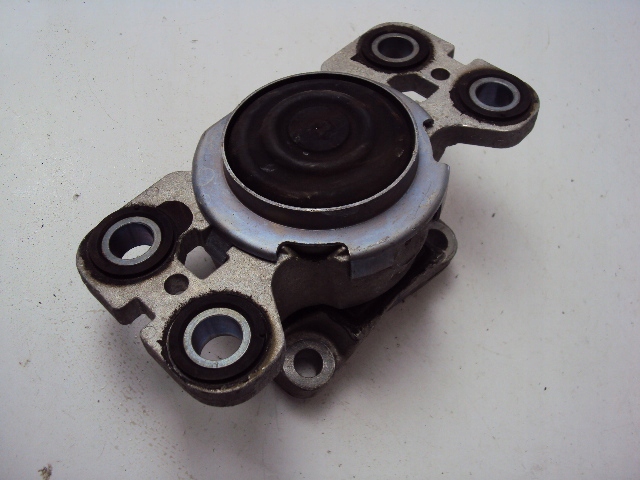 Купить Подушка двигателя jaguar e-pace 2.0 d 2017- range rover evoque