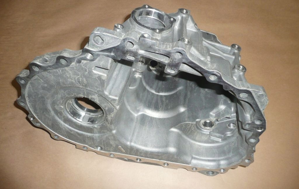 Корпус коробка передач. bieg.r megane ii,iii,iv 7701475357 в Украине