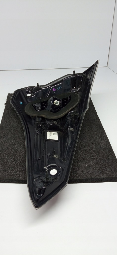 фото №10, Toyota rav4 iv rav 4 lift 15- лампа крышки багажника правый задняя 81580-42030