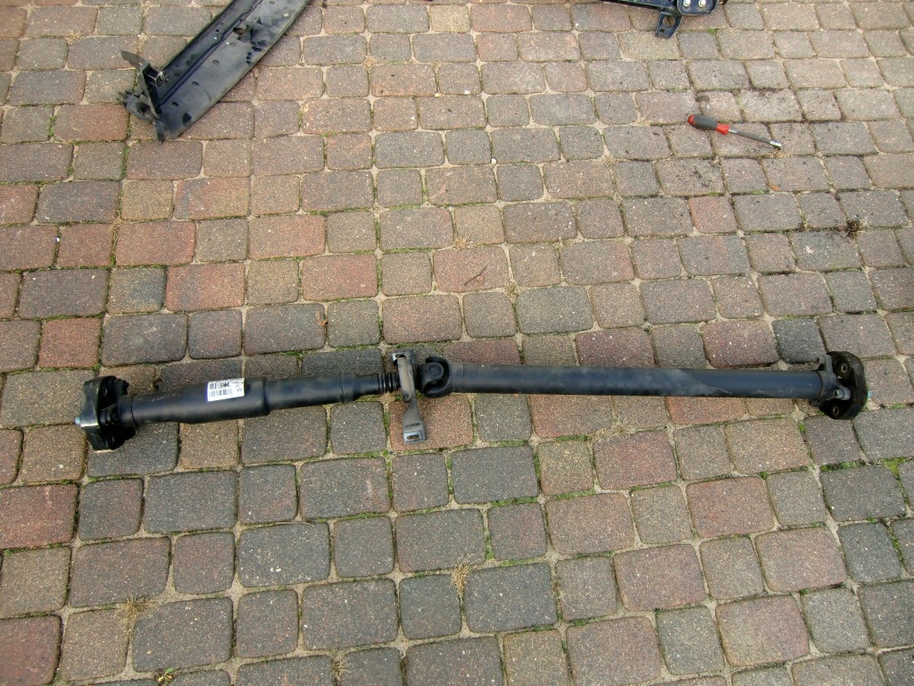 Купити Wał привідний mercedes cls w218 3.0 cdi 4 matic 2184102000