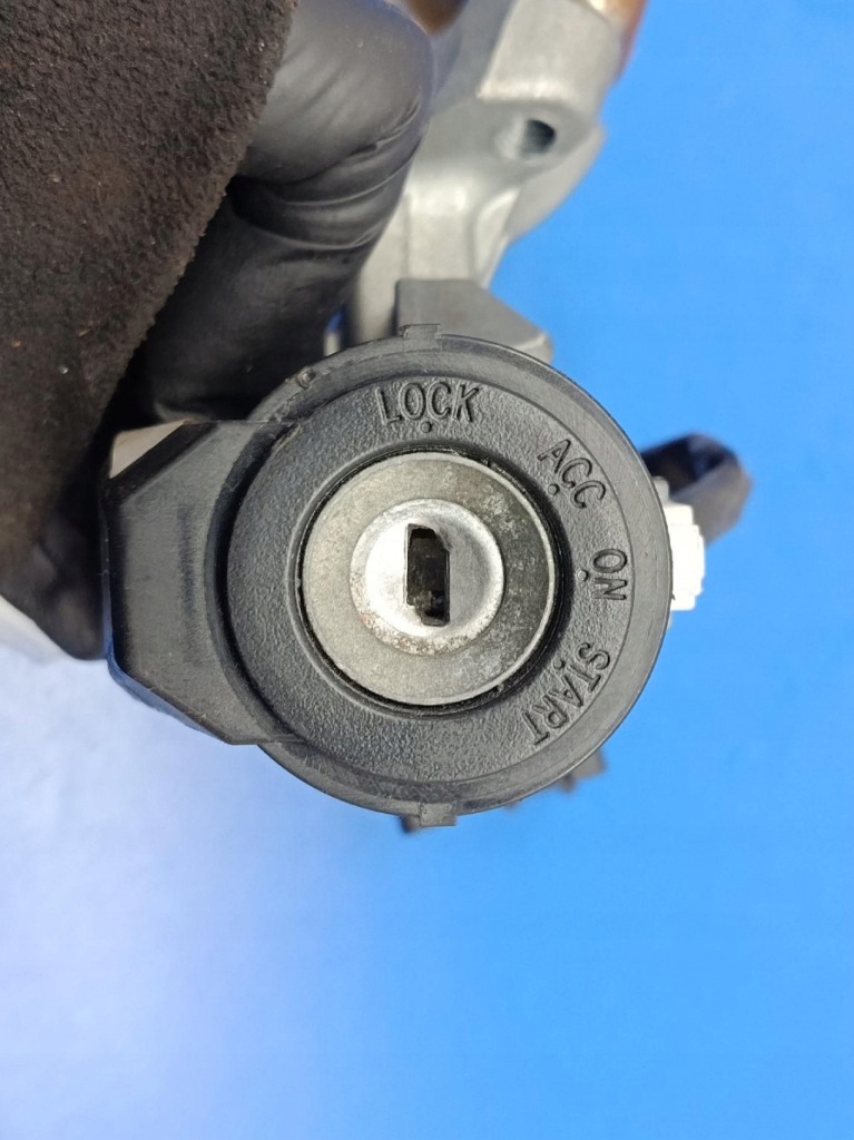 фото №2, Toyota yaris замок запалювання