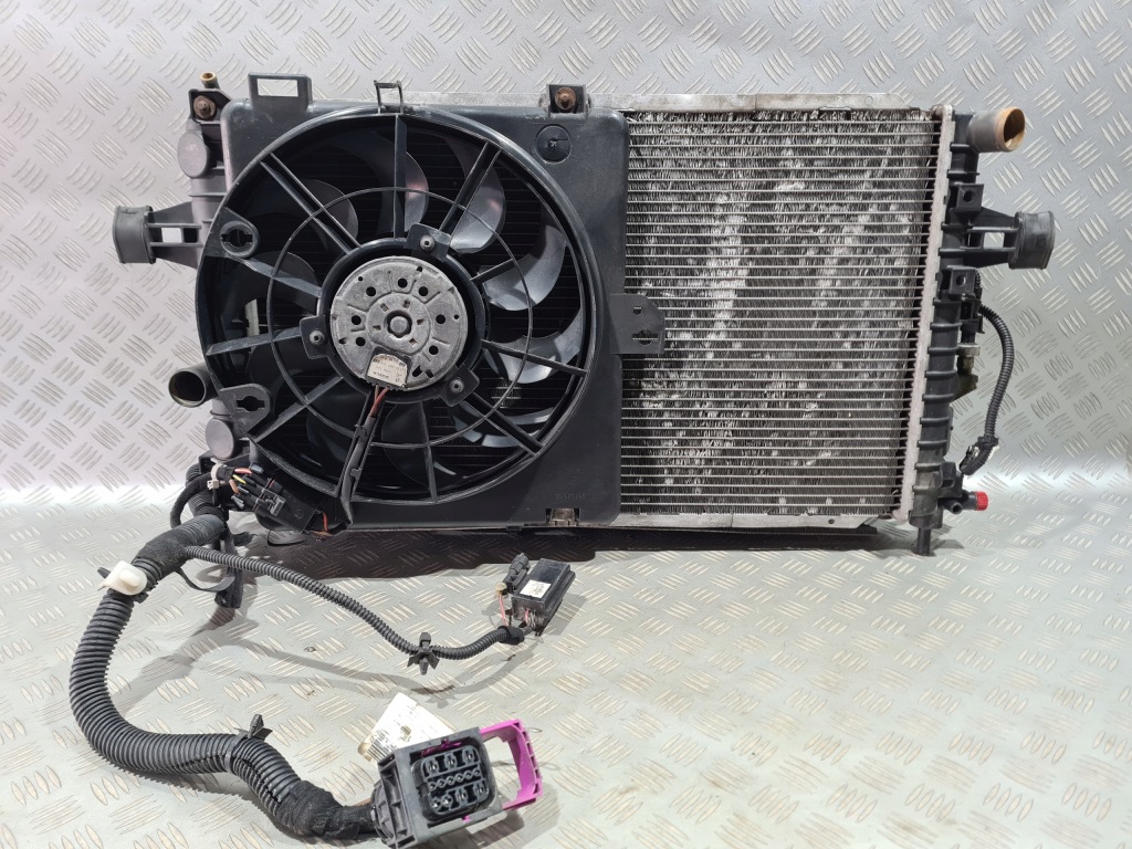 Радиатор воды вентилятор astra h zafira b 2.0 turbo Недорого
