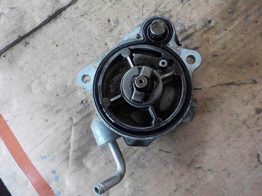 фото №1, Toyota yaris 1.4d d4d насос вакуум