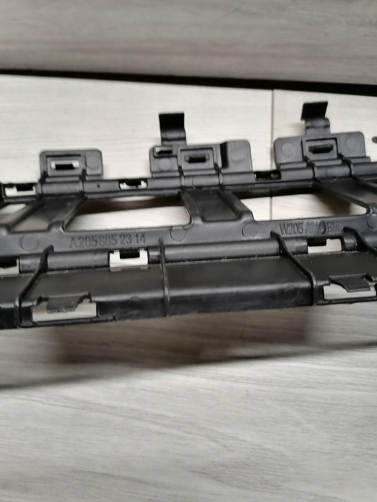 фото №9, Mercedes w205 направляющая бампера задняя 2a2058852314