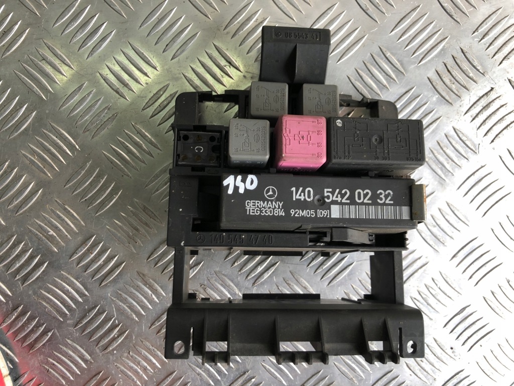 фото №1, Mercedes s w140 91-98 коробка предохранителей