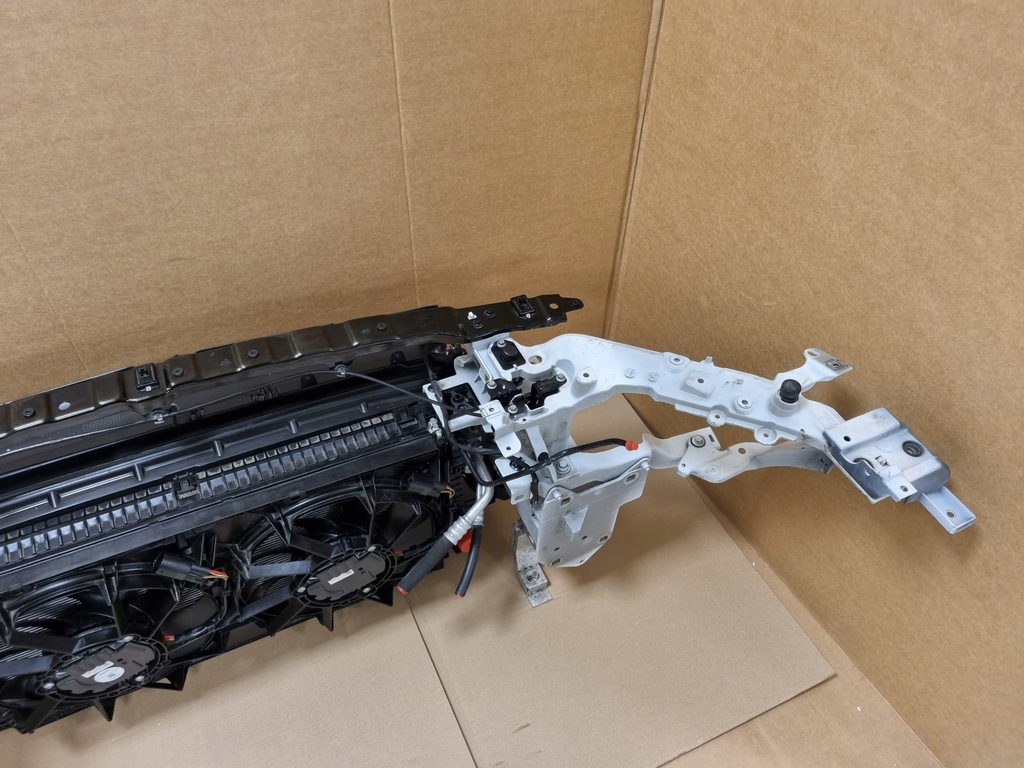 фото №13, Polestar 2 kompletny pas передній радіатор