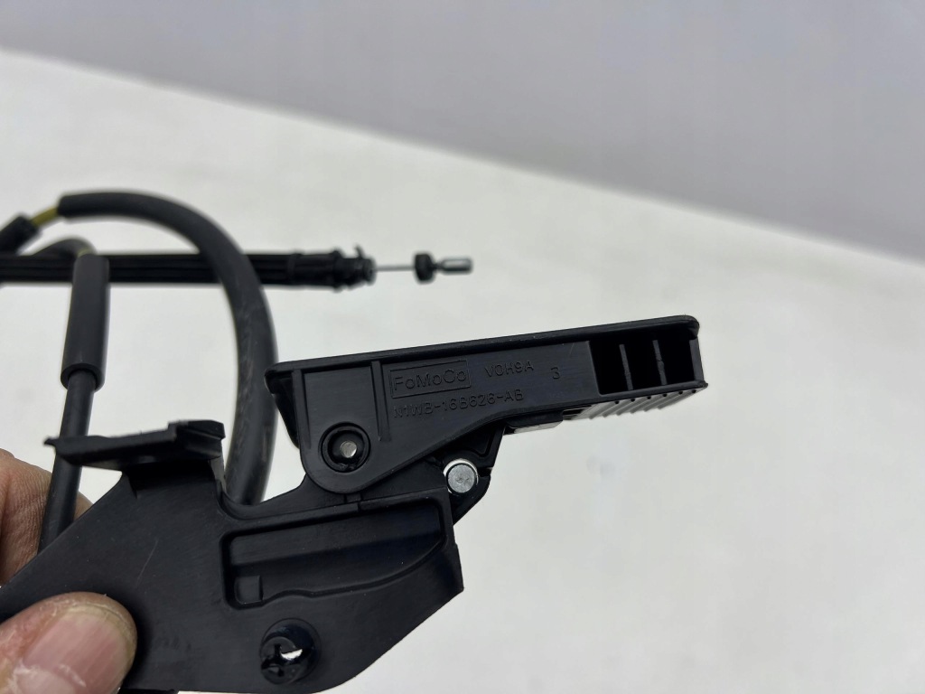 фото №4, Ford ranger vi raptor 3.0 v6 ручка кронштейн трос замка открывания капот