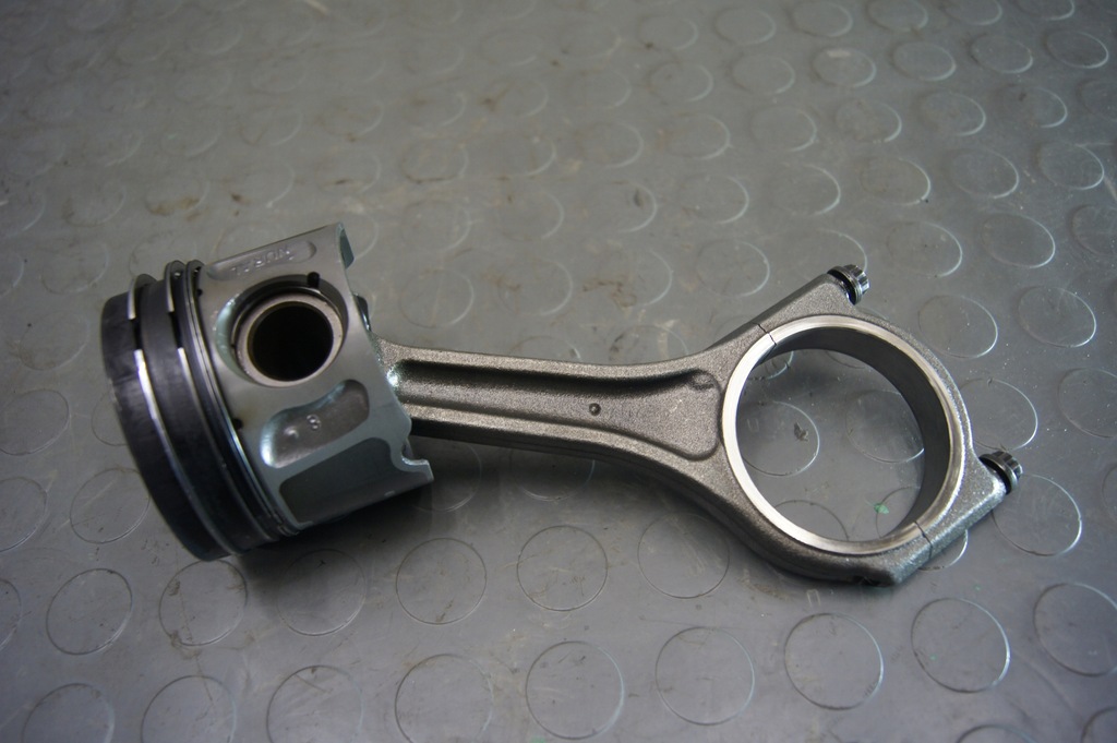 фото №7, Поршень шатун jaguar f-pace 3.0 d x761 двигатель: 306dt автоматическая коробка передач