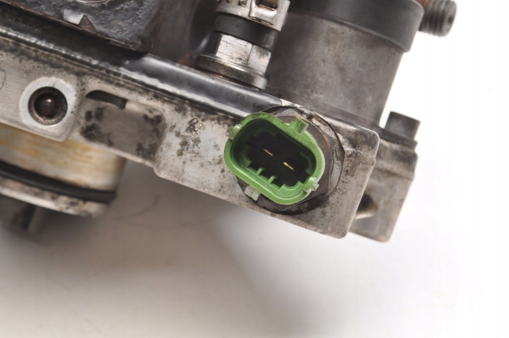 фото №5, Volvo s60 i v70 ii xc90 2.4 d5 200km насос пального 31303475 0281002623